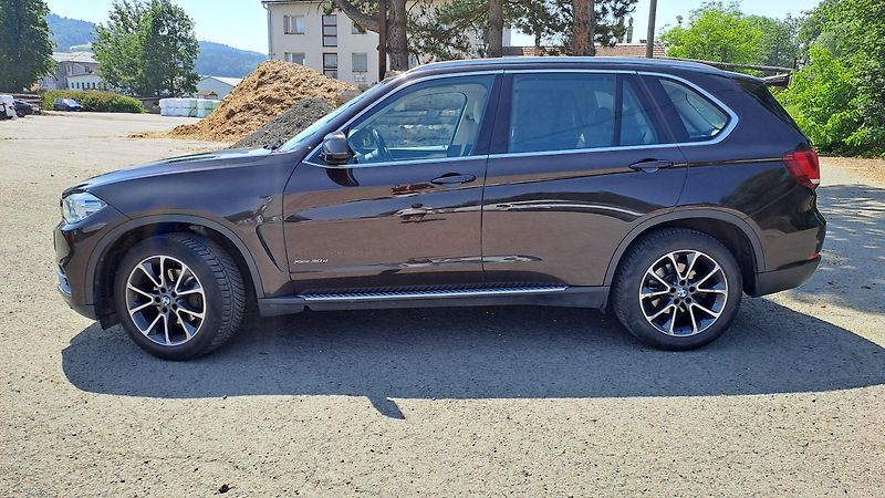 BMW X5 3.0 xDrive 30D - fotka 4 z 32