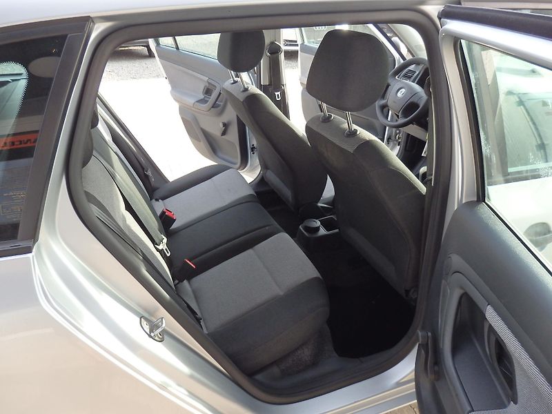 Škoda Fabia 1.4 16V 63 kW KLIMA, ZÁVĚS - fotka 9 z 12