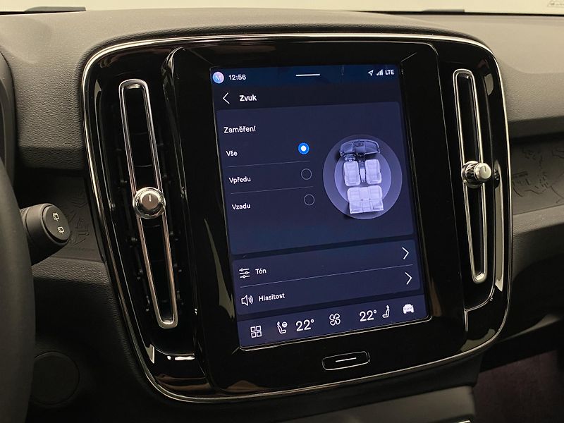Volvo XC40 PURE ELECTRIC RECHARGE CORE  - fotka 46 z 49
