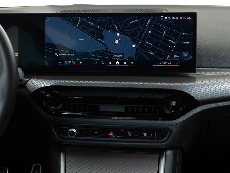 BMW Řada 3 330i xDrive Touring - fotka 14 z 20