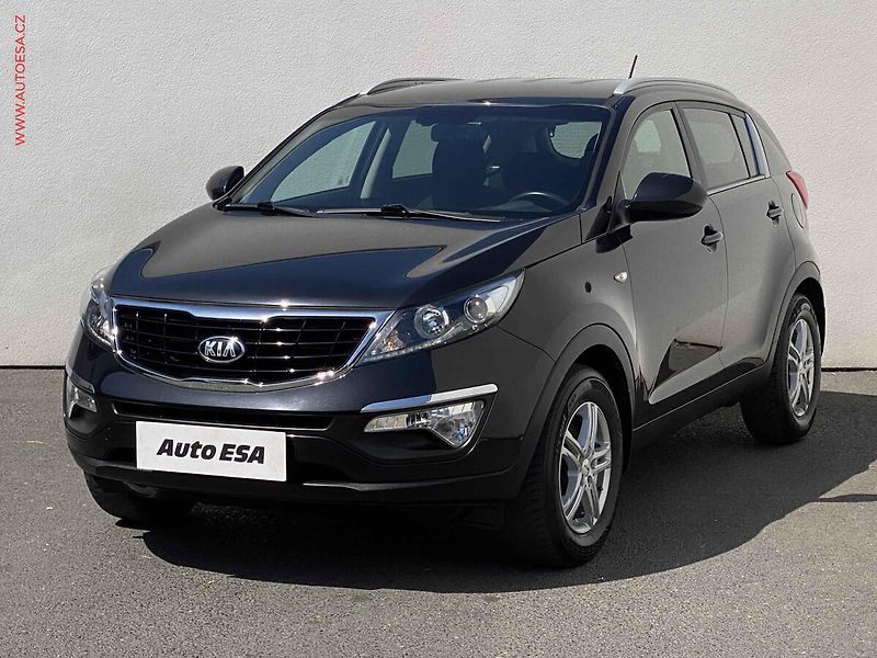 Kia Sportage (2015) 1.6 GDi, AC, výhřev sed - fotka 3 z 14