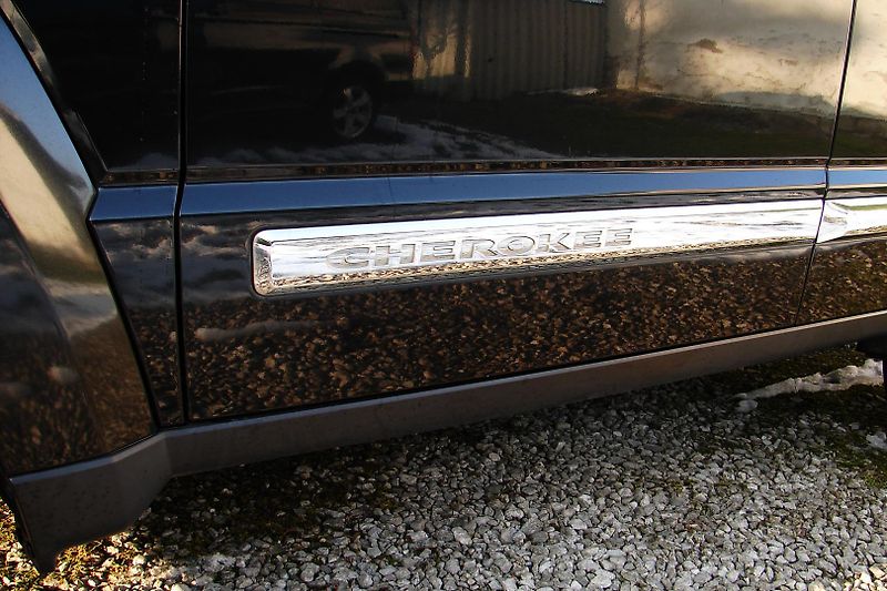 Jeep Cherokee 2.8 CRD 177PS LIMITED KLIMA - fotka 41 z 45