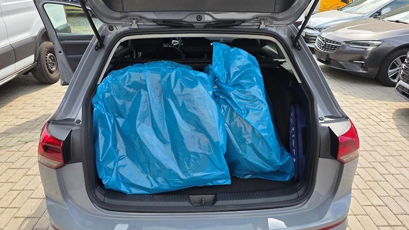 Volkswagen Golf (2024) 2.0 TDI 110kW DSG7 Style TZ - fotka 12 z 39