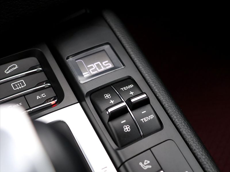 Porsche Macan 3.0 S V6 190kW AUT - fotka 37 z 51