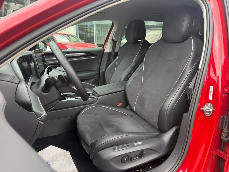Volkswagen Passat Elegance 2.0 TDI 110 kW DSG Va - fotka 8 z 24