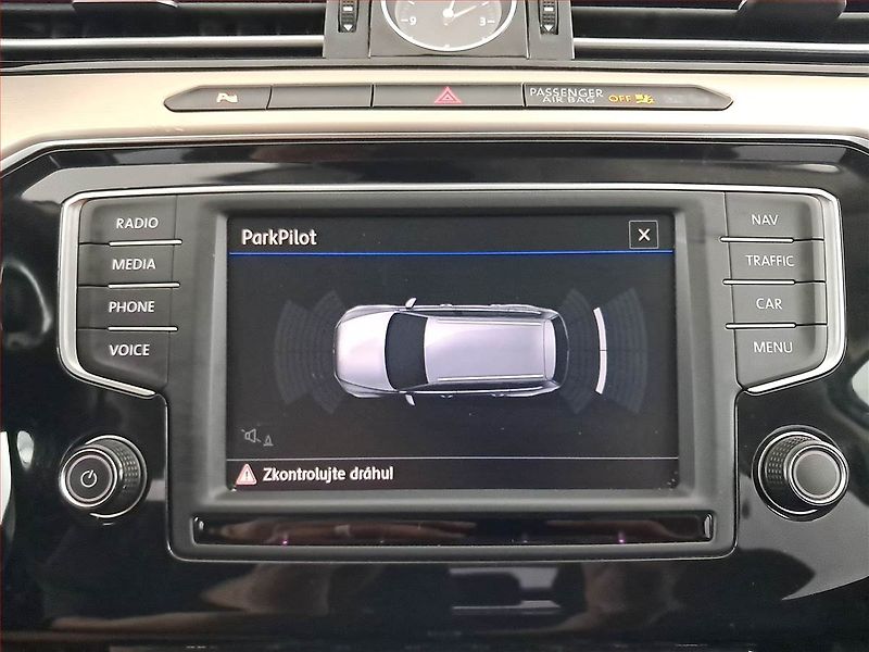 Volkswagen Passat (2017) Highline 2.0 BiTDI, 4X4 - fotka 19 z 19