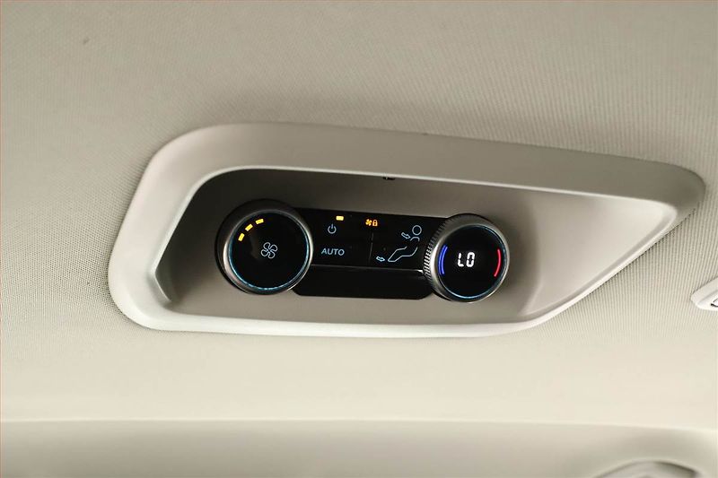 Ford Tourneo Custom (2025) 2.0 EcoBlue AWD - fotka 23 z 24