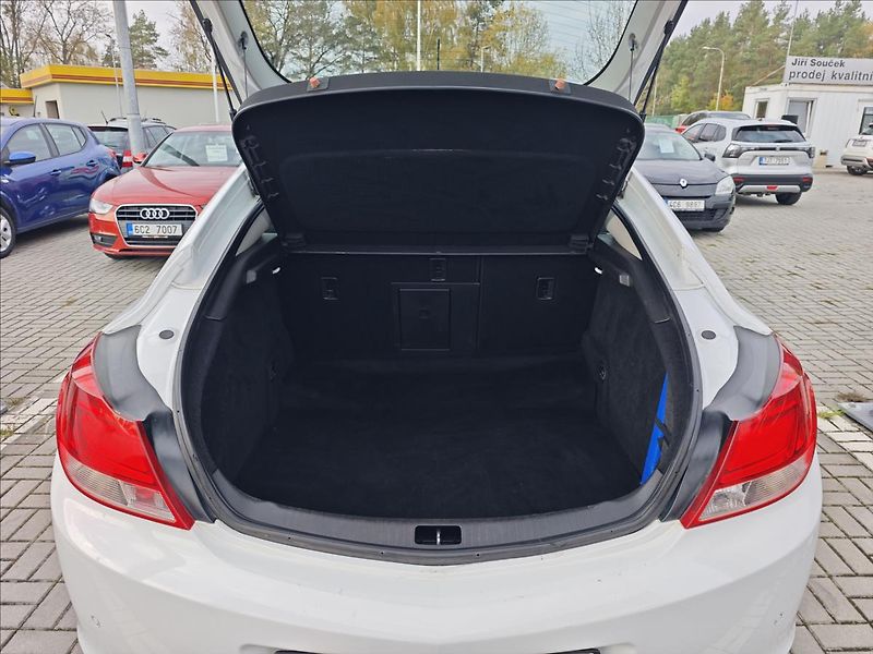 Opel Insignia 2,0 CDTi automat  Edition - fotka 12 z 24