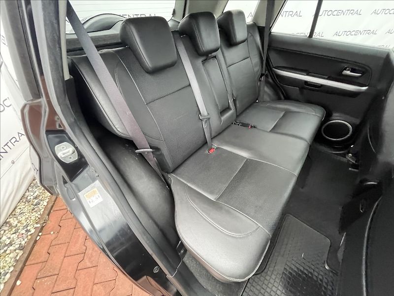 Suzuki Grand Vitara 2,0 i,103kW,4x4 - fotka 23 z 24