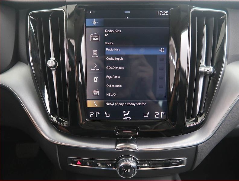 Volvo XC60 (2019) B4 AWD - fotka 12 z 15