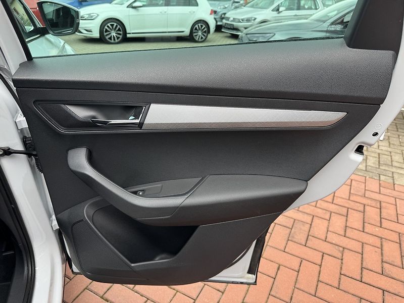 Škoda Karoq (2023) 1.5TSi LED Navi Kamera Virtual - fotka 21 z 48