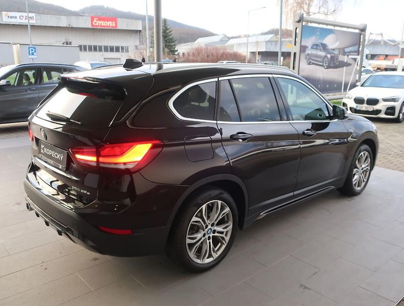 BMW X1 (2022) xDrive25e Sport Line - fotka 7 z 19