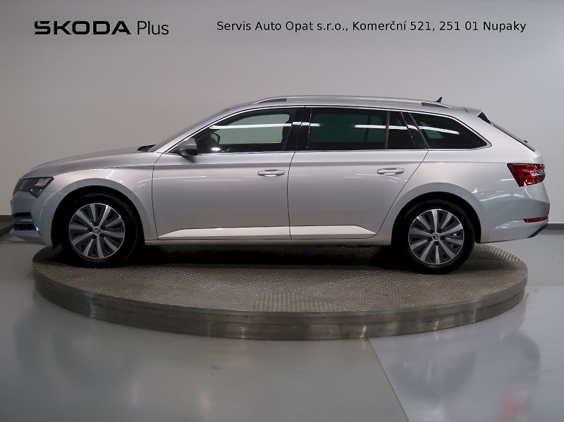 Škoda Superb (2022) iV STYLE 1.4TSI 160KW DSG - fotka 3 z 44