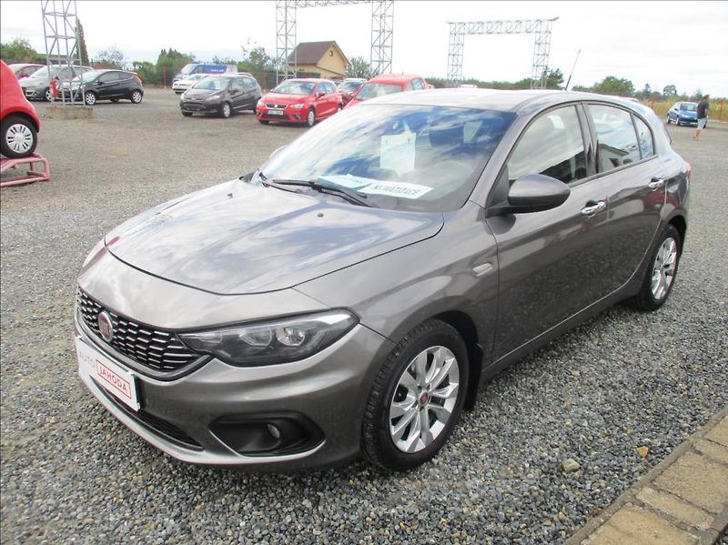 Fiat Tipo 1,4 i 16V, digiklima,Zamluven - fotka 3 z 40