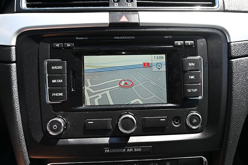 Škoda Superb 2.0TDI 103KW Ambition 9/2012 - fotka 14 z 38