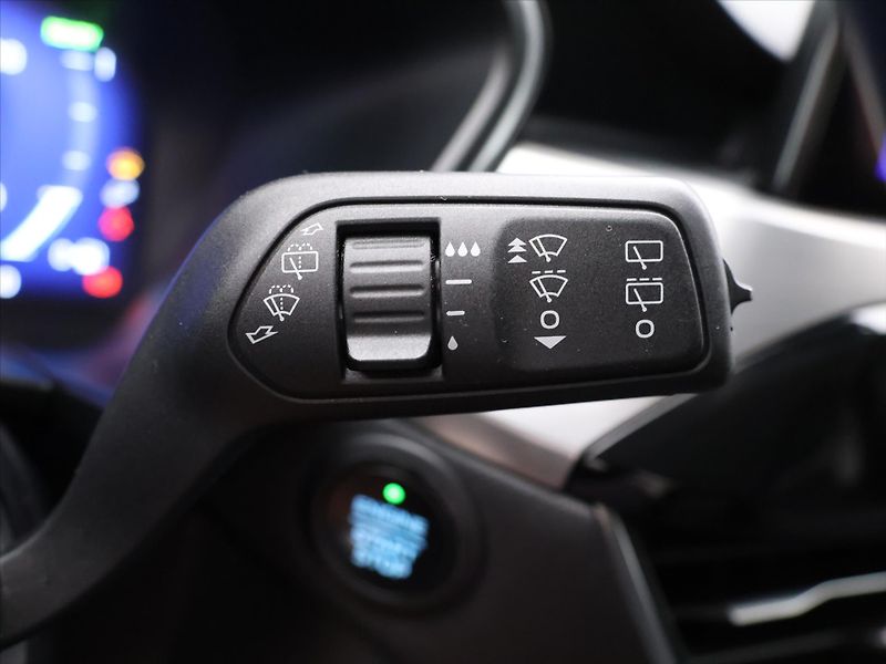 Ford Kuga 2,5 Hybrid 140kW AWD Titanium - fotka 20 z 34