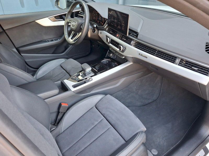 Audi A5 (2024) S-LINE Quattro DSG 2,0TSi 195k - fotka 14 z 35
