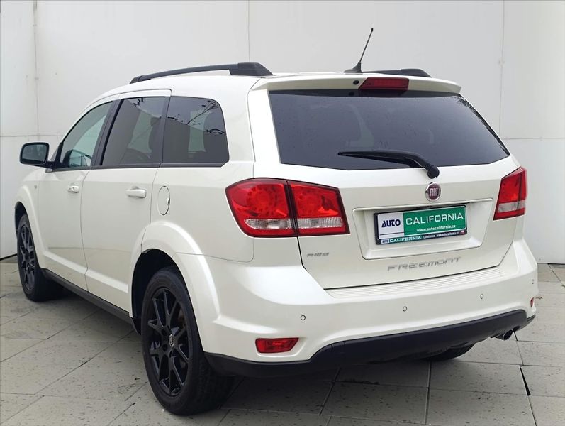 Fiat Freemont 2,0 MJT 4x4 7Míst AUTOMAT Navi - fotka 12 z 44