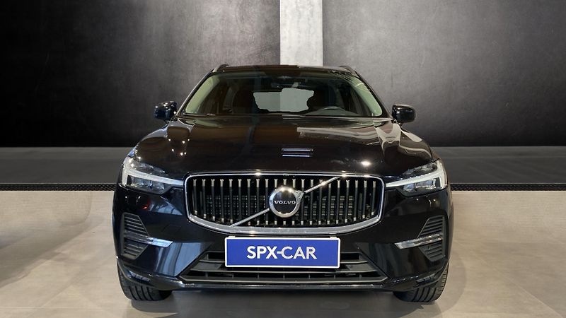 Volvo XC60 MOMENTUM PRO, B4 AWD, 145+10 k - fotka 3 z 24