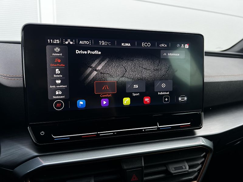 Cupra Leon 1.4 TSI e-Hybrid 150kW TZ DPH - fotka 18 z 29