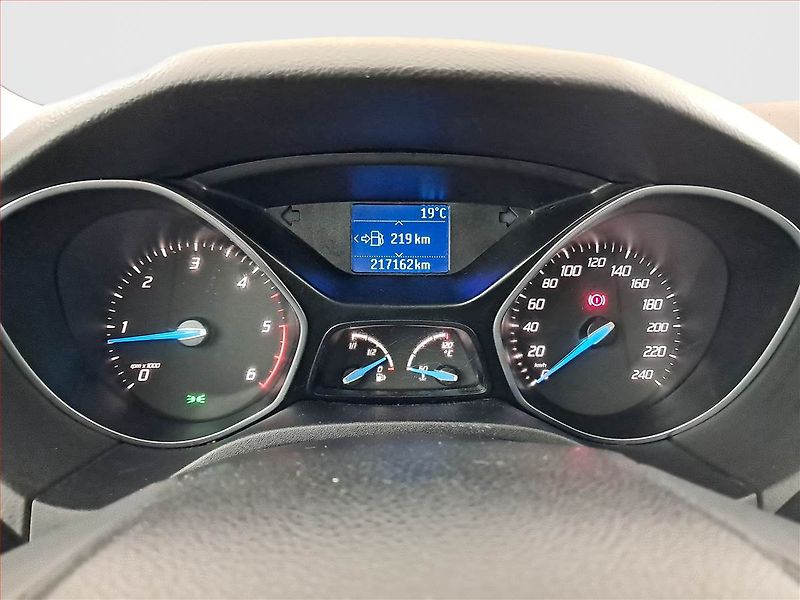 Ford Focus (2012) 1.6 TDCi, po STK, Tažné - fotka 11 z 18