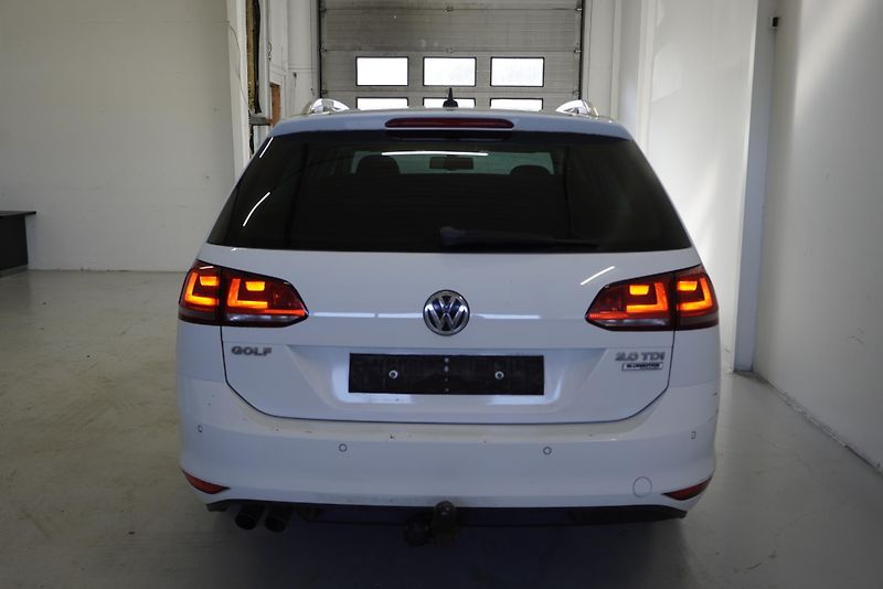 Volkswagen Golf 1.6 TDi - fotka 6 z 29