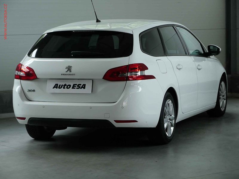 Peugeot 308 (2018) 1.2 PT, ČR, Active - fotka 4 z 21
