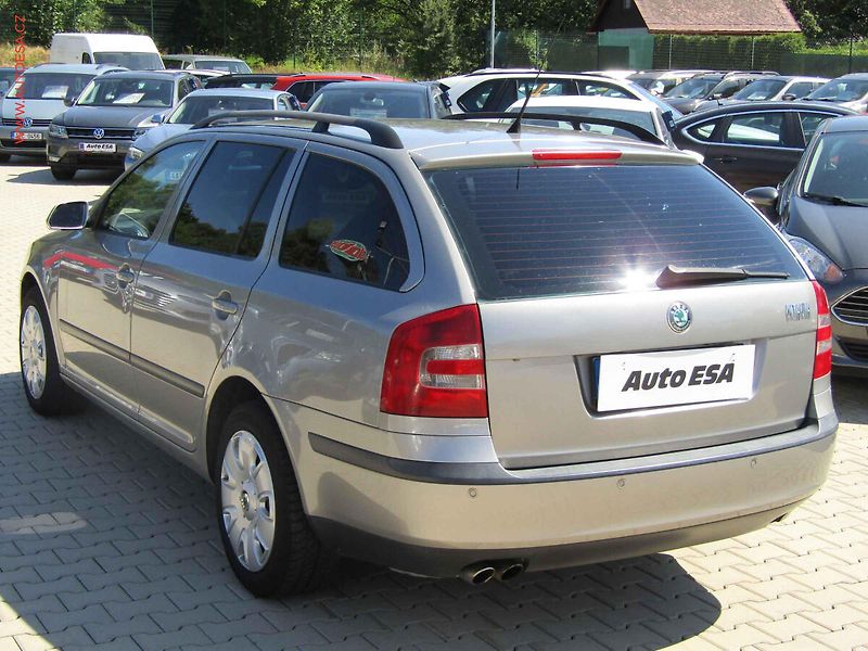 Škoda Octavia (2007) 2.0 FSi, AC - fotka 6 z 17