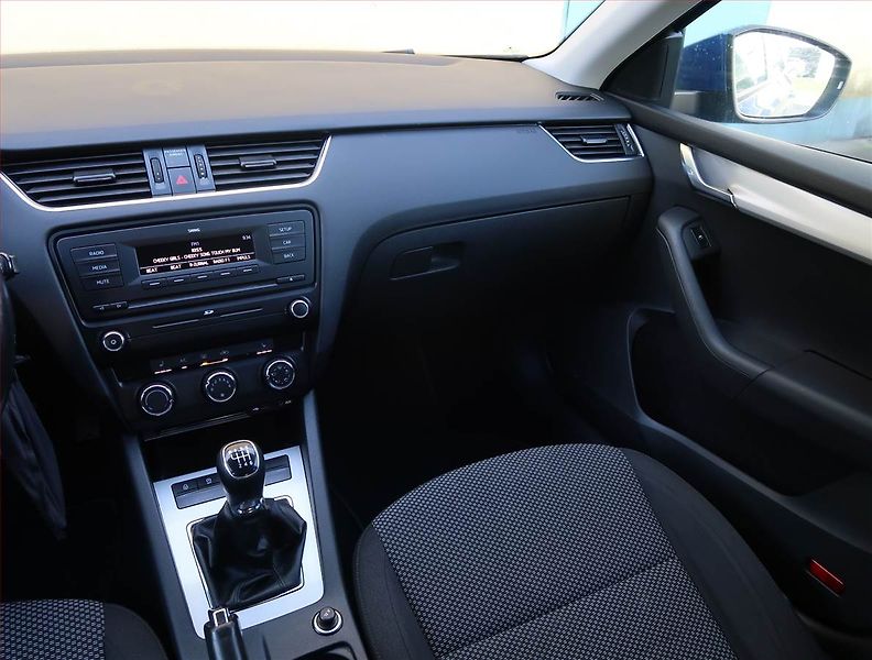 Škoda Octavia (2013) 1.2 TSI, Tempomat - fotka 8 z 18