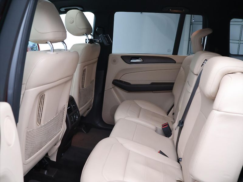 Mercedes-Benz GLS 3,0 350d 190kW 4Matic AMG DPH - fotka 17 z 45