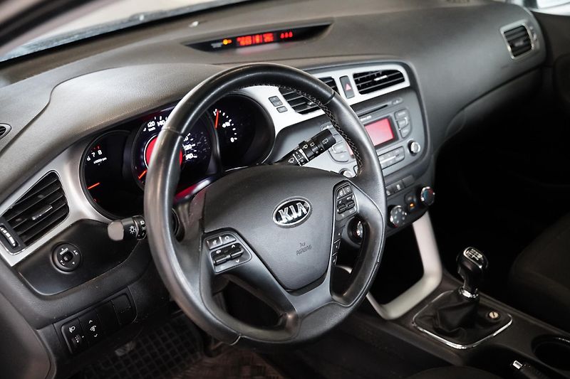 Kia Ceed - fotka 13 z 22
