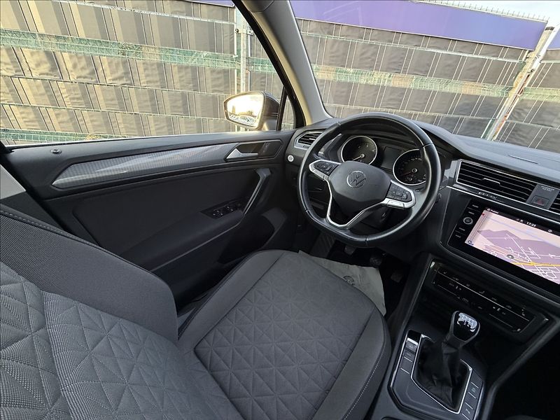 Volkswagen Tiguan 2.0 TDI Life ACC - fotka 9 z 23