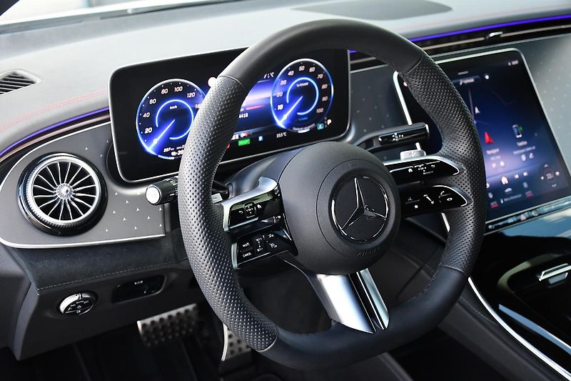 Mercedes-Benz EQE 350 AMG PREMIUM 4MATIC 1M  - fotka 16 z 38