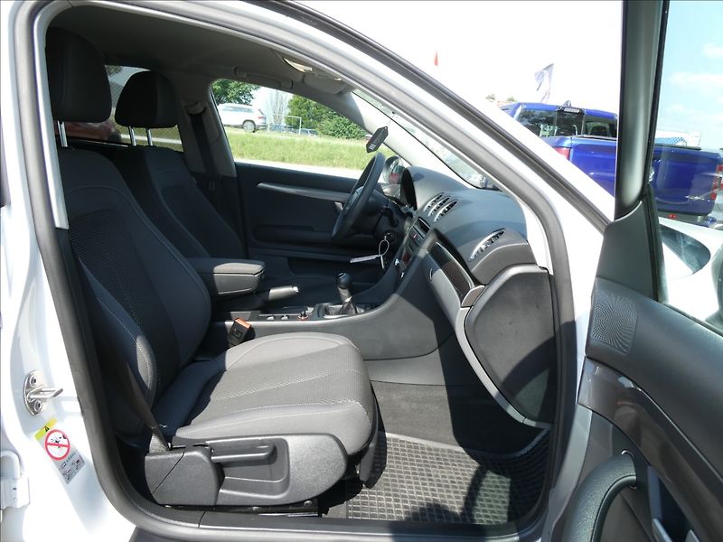 Seat Exeo 1,8 TSi 88kW serviska, 2x kola - fotka 16 z 37