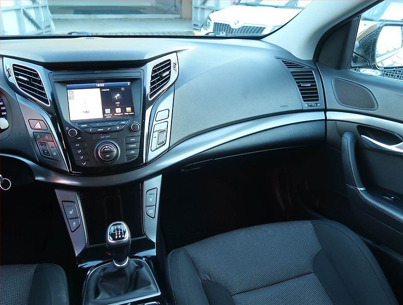 Hyundai i40 (2017) 1.7 CRDi, Tempomat - fotka 8 z 15