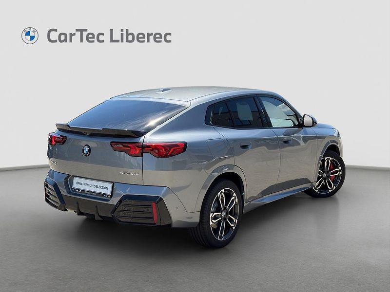 BMW X2 sDrive18d - fotka 3 z 17