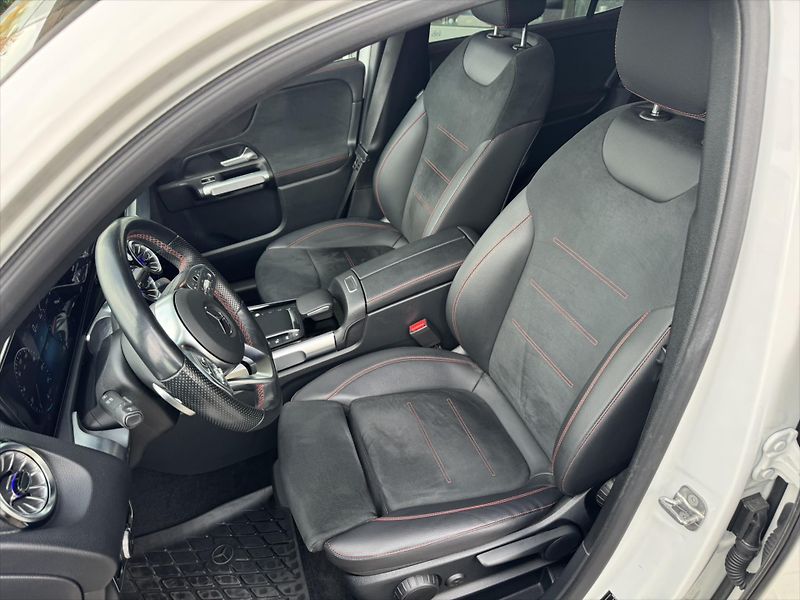 Mercedes-Benz GLB 200d 4MATIC AMG paket - fotka 7 z 33