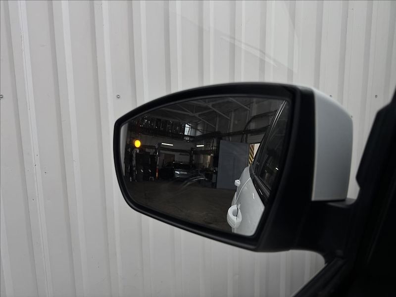 Ford Kuga 1.5EB 129kW AWD 2XALU 68KM! - fotka 35 z 42