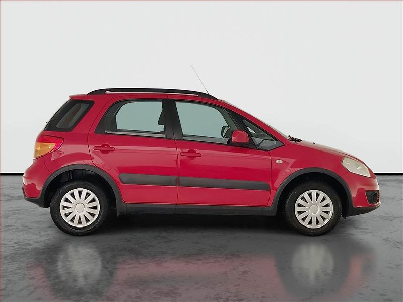 Suzuki SX4 (2010) 1.5 VVT - fotka 6 z 17