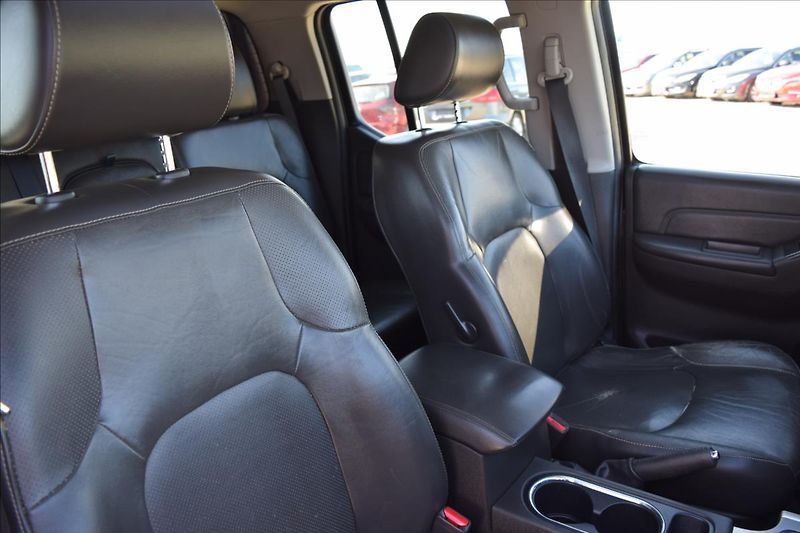 Nissan Navara 3,0 dCi V6 170KW TAŽNÉ 4X4 ALU - fotka 24 z 55