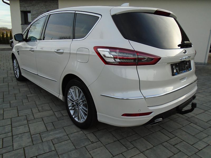 Ford S-MAX 2,0EcoBlue 140kW Vignale 8AT 7 - fotka 3 z 46