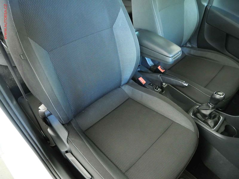 Škoda Rapid (2015) 1.2 TSI, 2.maj,ČR, AC - fotka 11 z 19