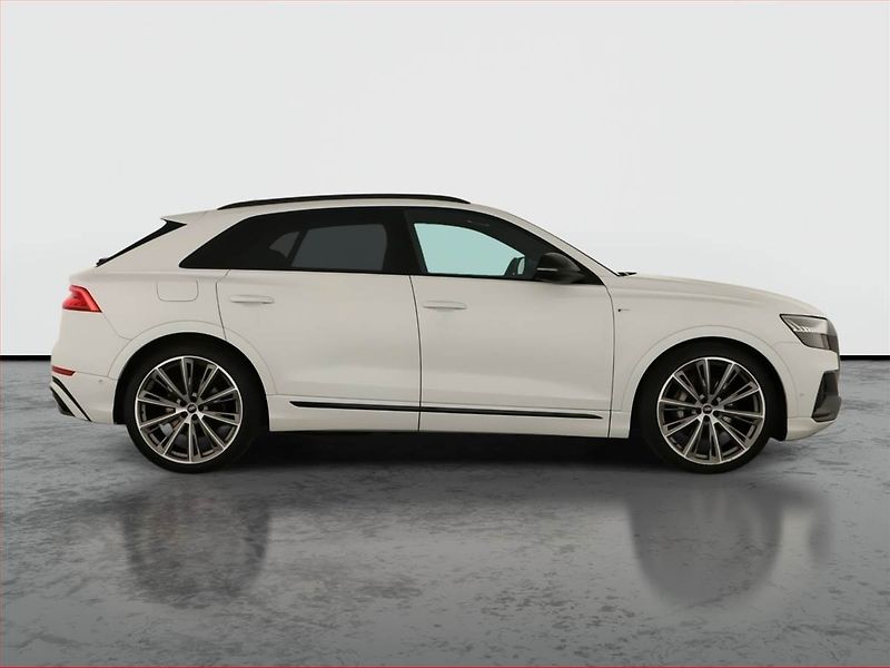 Audi Q8 (2022) 50 TDI - fotka 6 z 20