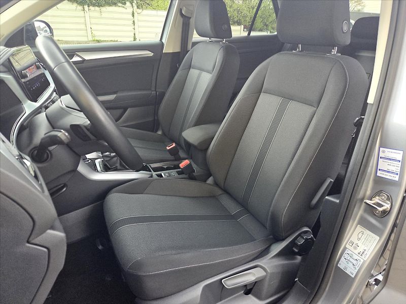 Volkswagen T-Roc 1,5 TSi 110kW DSG Life Tov.zár - fotka 8 z 22