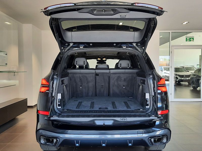 BMW X5 (2024) xDrive 30d M Sport - fotka 9 z 17