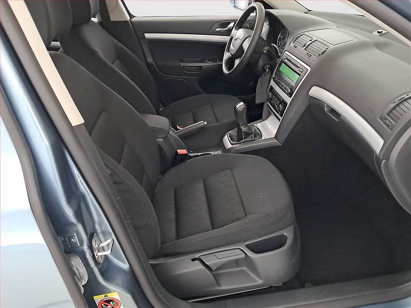 Škoda Octavia (2011) 2.0 TDI, Serv.kniha, Xenony - fotka 9 z 16