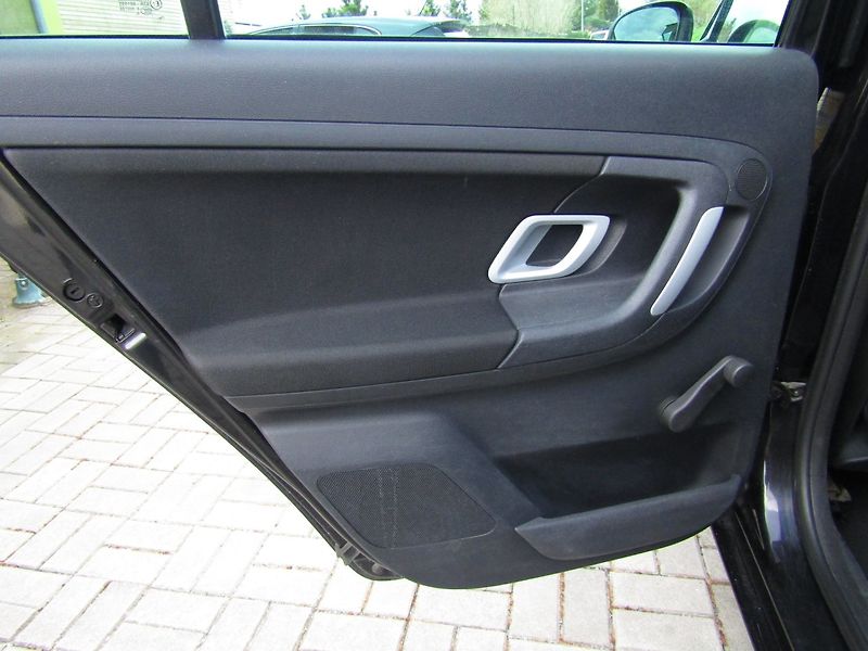Škoda Fabia (2008) 1.4 16V  63kW  SPORT - fotka 21 z 38