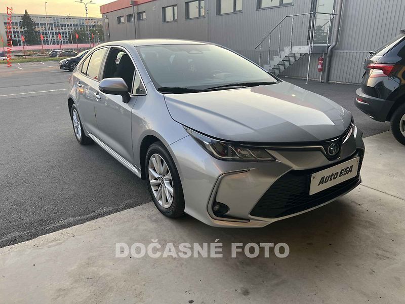 Toyota Corolla (2024) 1.5 VVT-i, 2.maj,ČR, servis - fotka 1 z 3