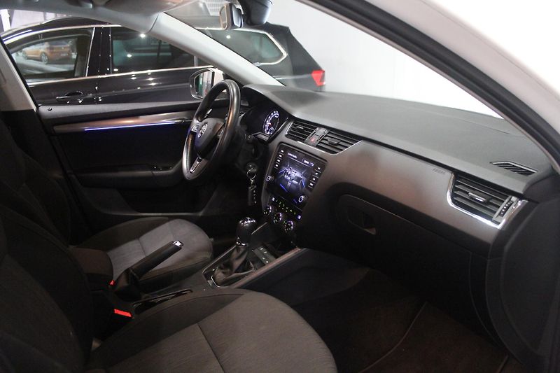 Škoda Octavia (2017) 2.0TDI, 110kW, DSG, FULL LED - fotka 12 z 22
