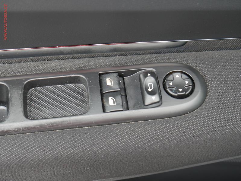 Peugeot 3008 (2011) 1.6HDi, 2.maj, AC, temp - fotka 11 z 14